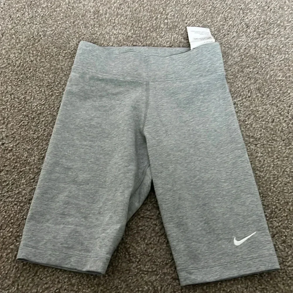 Nike new tags